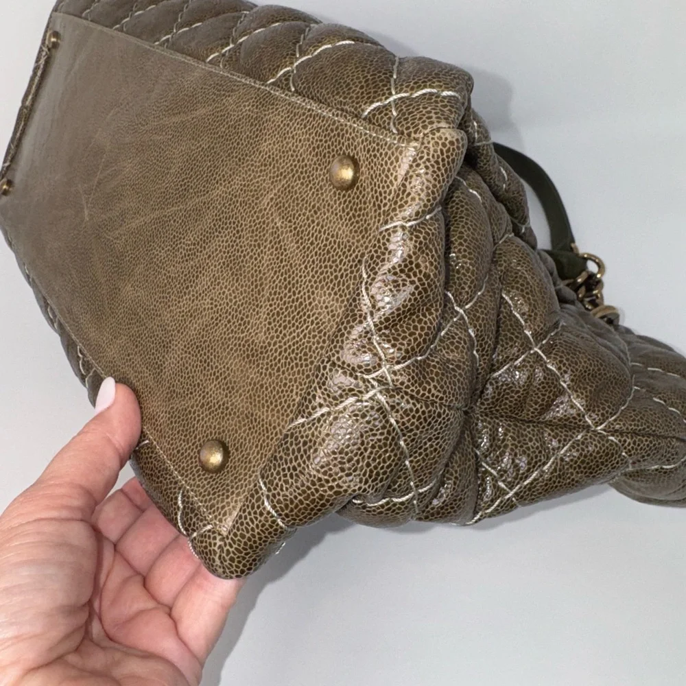 Authentic CHANEL Quilted Caviar Leather Tote - Picture 6 of 16